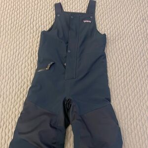 Patagonia snow pile bib boys size 5